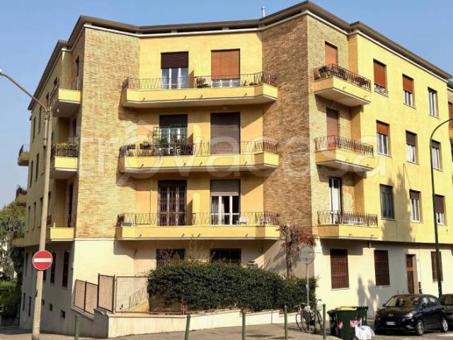 Quadrilocale in vendita a Torino via Lomellina, 49, Madonna del Pilone