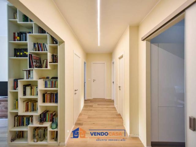 Quadrilocale in vendita a Torino via Montezemolo, 16, Santa Rita