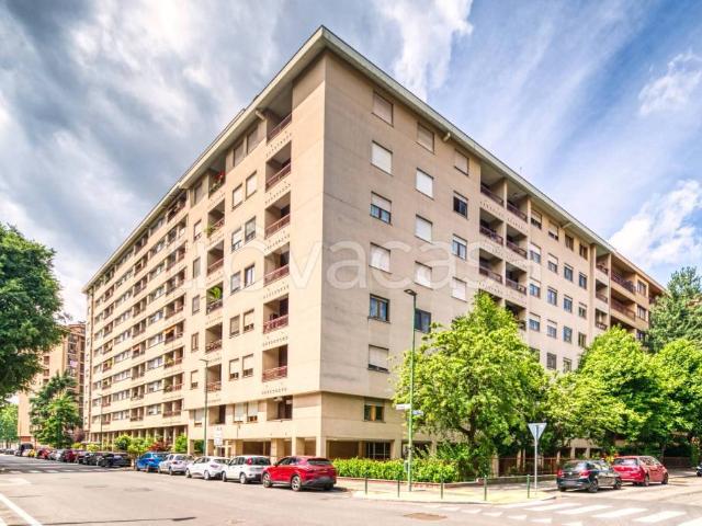 Quadrilocale in vendita a Torino via Stelvio, 67, Pozzo Strada