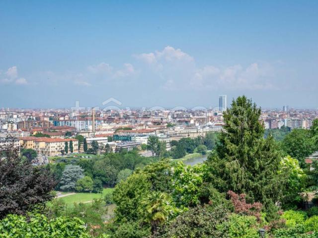 Quadrilocale in vendita a Torino, Cavoretto