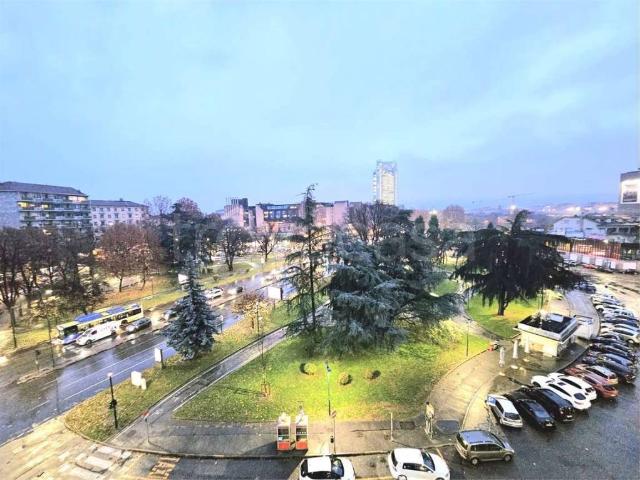 Quadrilocale in vendita a Torino piazza Adriano, Cenisia