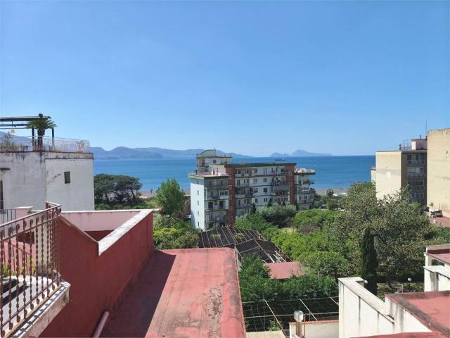 Quadrilocale in vendita a Torre Annunziata