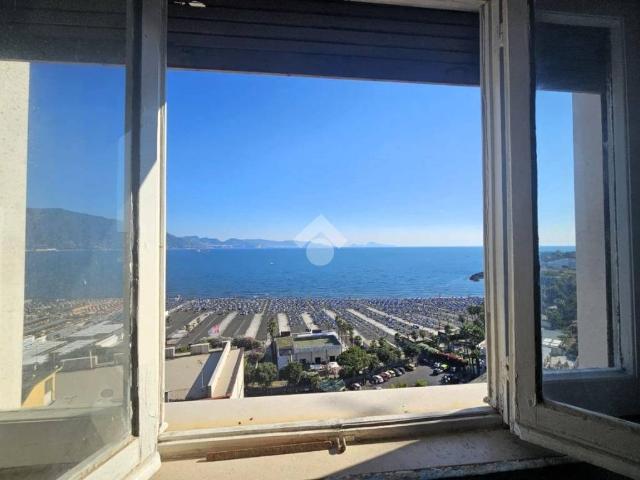 Quadrilocale in vendita a Torre Annunziata via Gino Alfani, 45