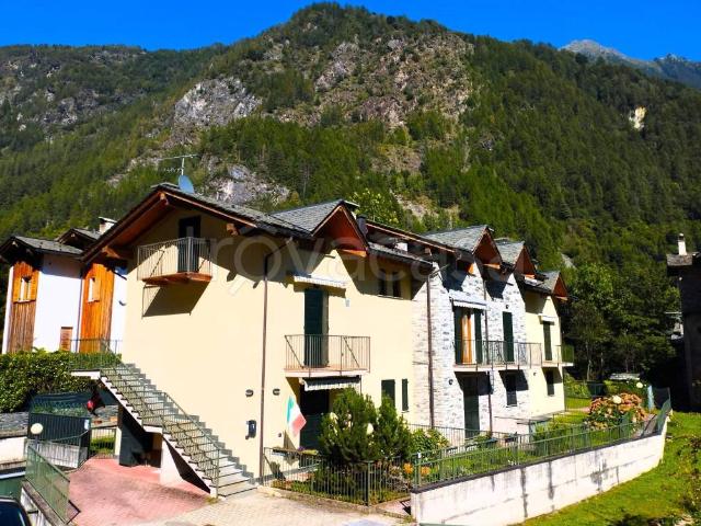 Quadrilocale in vendita a Torre di Santa Maria via Sant'Anna