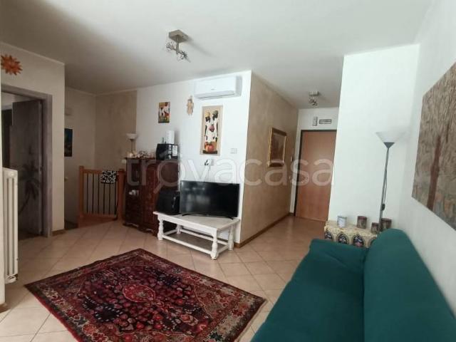 Quadrilocale in vendita a Treviso via Montebelluna, San Lazzaro Ghirada