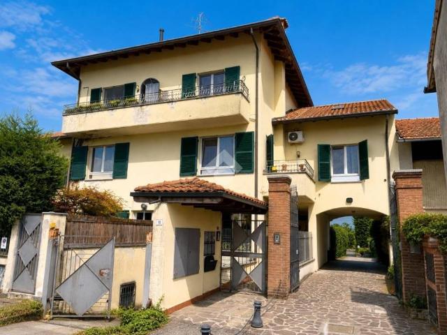 Quadrilocale in vendita a Usmate Velate via Gaetano Donizetti, 18