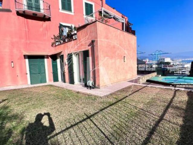 Quadrilocale in vendita a Vado Ligure