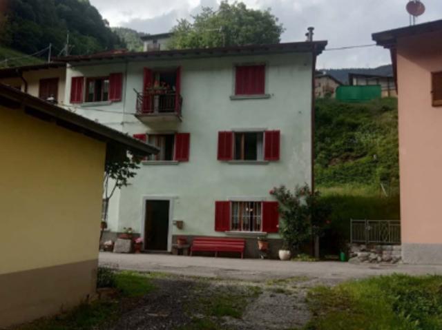 Quadrilocale in vendita a Valtorta