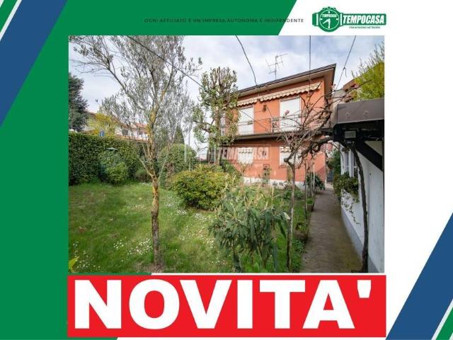 Quadrilocale in vendita a Vaprio d'Adda via Galileo Galilei