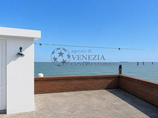 Quadrilocale in vendita a Venezia calle del Convento, 33, Murano
