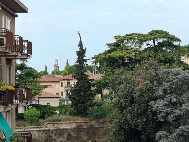 Quadrilocale in vendita a Verona corso Venezia 7D, Borgo Venezia