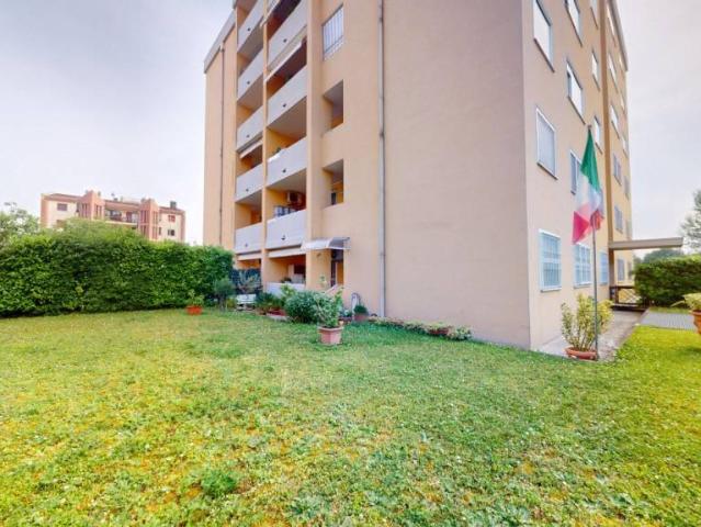 Quadrilocale in vendita a Vicenza via Divisione Julia, Santa Bertilla Mercato Nuovo