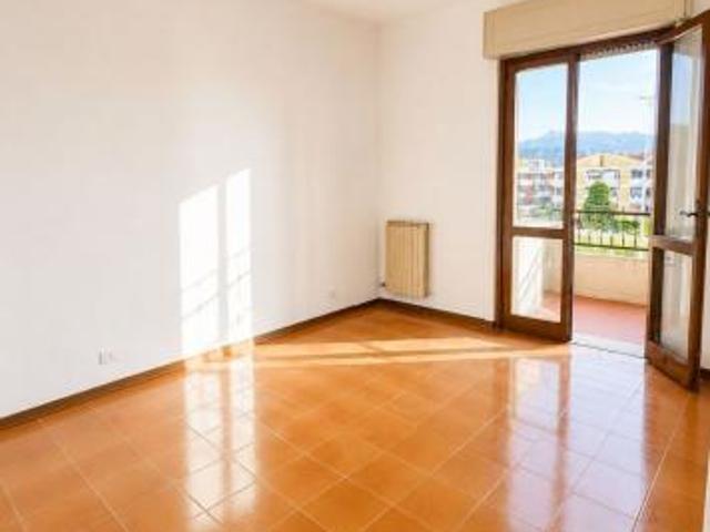 Quadrilocale in vendita a Viareggio