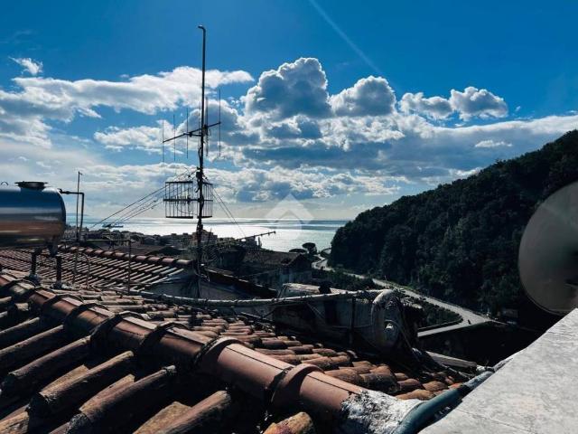 Quadrilocale in vendita a Vietri sul Mare