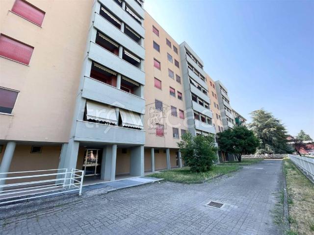 Quadrilocale in vendita a Voghera via Furini, 26
