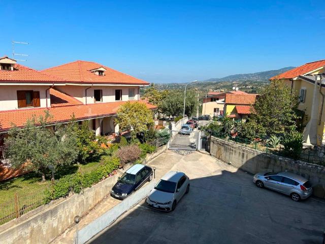 Quadrilocale in vendita a Zumpano via Giacomo Puccini