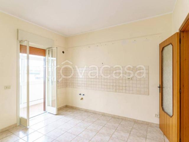 Quadrilocale in vendita ad Aci Catena via delle Olimpiadi, 14