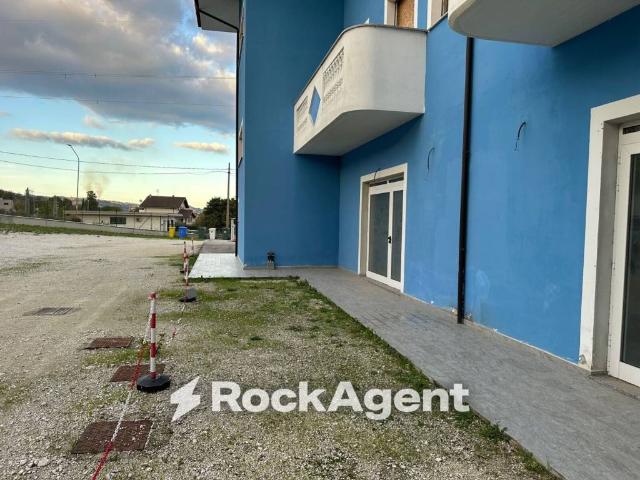 Quadrilocale in vendita ad Alanno via del Villino