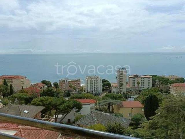 Quadrilocale in vendita ad Alassio via Virgilio