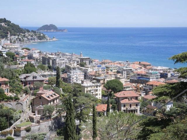 Quadrilocale in vendita ad Alassio