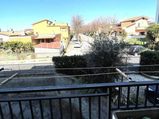 Quadrilocale in vendita ad Albano Laziale via Genova, 35, Pavona