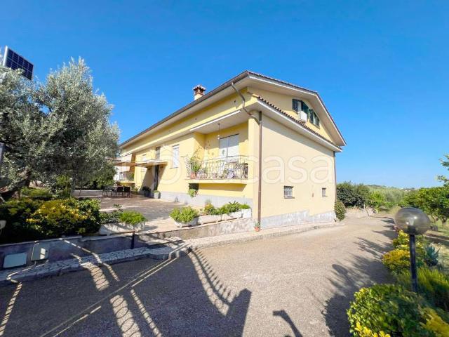 Quadrilocale in vendita ad Albano Laziale via delle More, 17, Cecchina