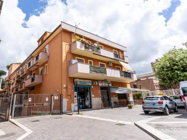 Quadrilocale in vendita ad Albano Laziale piazza 25 Aprile, Cecchina