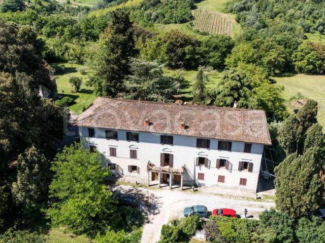 Quadrilocale in vendita ad Asciano via roma