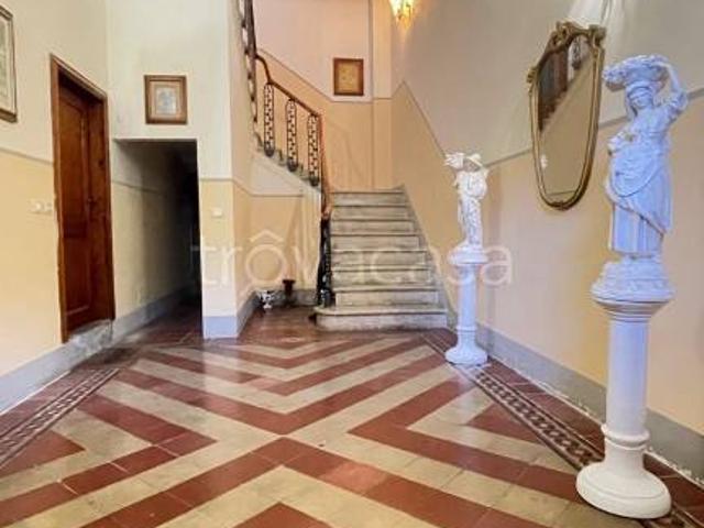 Quadrilocale in vendita ad Arezzo viale Benedetto da Maiano, Santa Maria delle Grazie