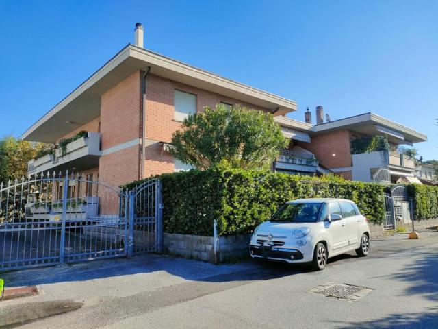 Quadrilocale in vendita, Massa ronchi