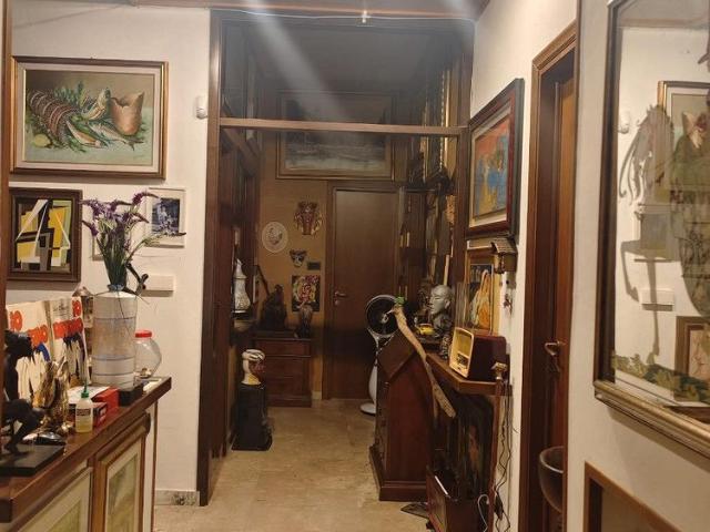 Quadrilocale in villa al piano rialzato e p.auto