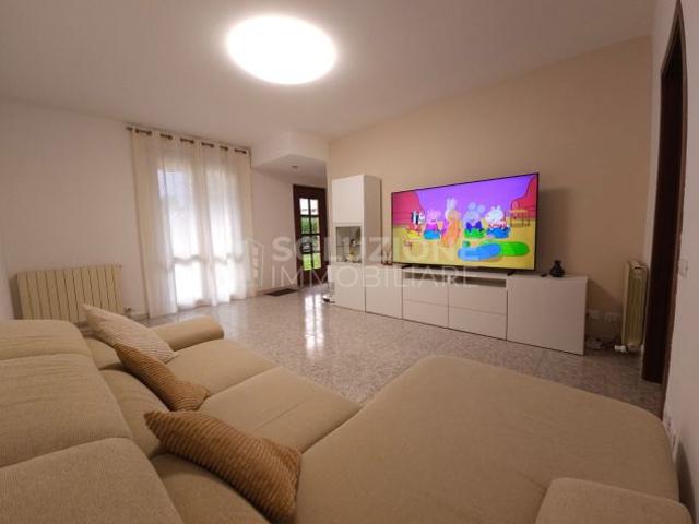 QUADRILOCALE IN VILLETTA CON GIARDINO E BOX TRIPLO