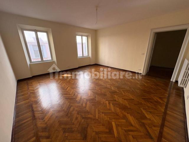 Quadrilocale ottimo stato, primo piano, Centro Storico, Modena
