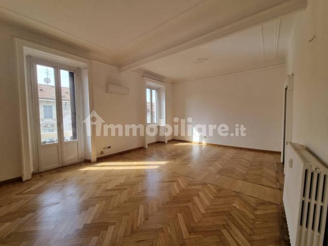 Quadrilocale ottimo stato, quarto piano, Indipendenza, Milano