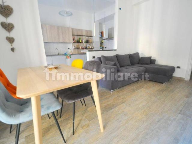 Quadrilocale ottimo stato, quinto piano, Centro Storico, La Spezia