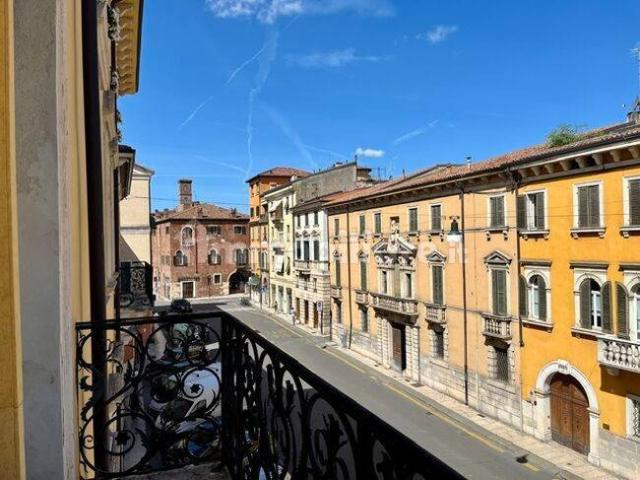 Quadrilocale ottimo stato, secondo piano, Centro Storico, Verona