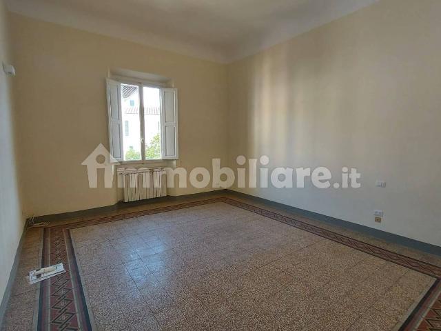 Quadrilocale ottimo stato, secondo piano, Beccaria Colombo, Firenze
