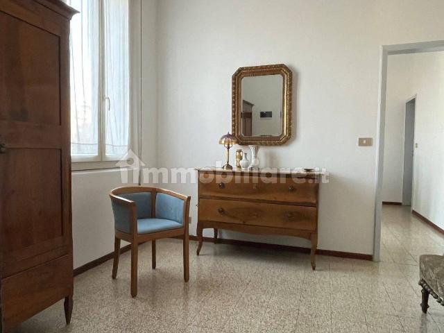 Quadrilocale ottimo stato, secondo piano, Gardenia, Reggio Emilia