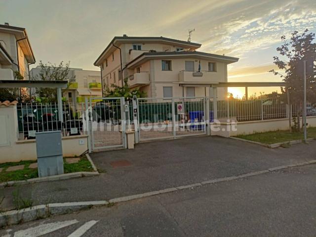 Quadrilocale largo Petrolini 3, Coteto, Livorno