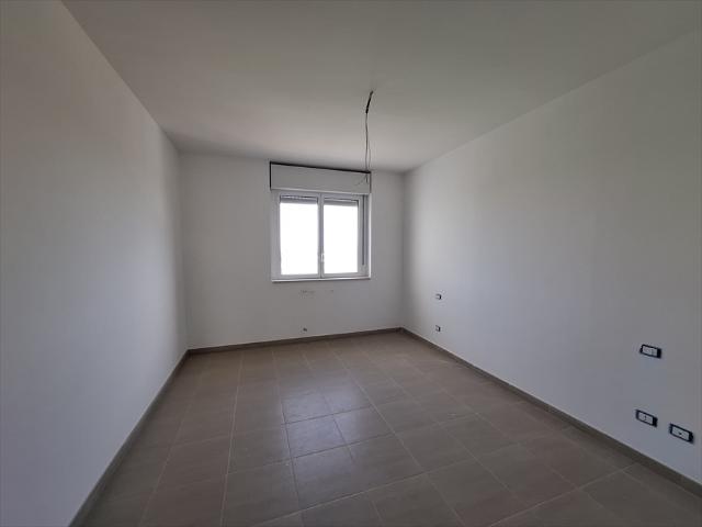 Quadrilocale nuovo in via vito vasile, Bari