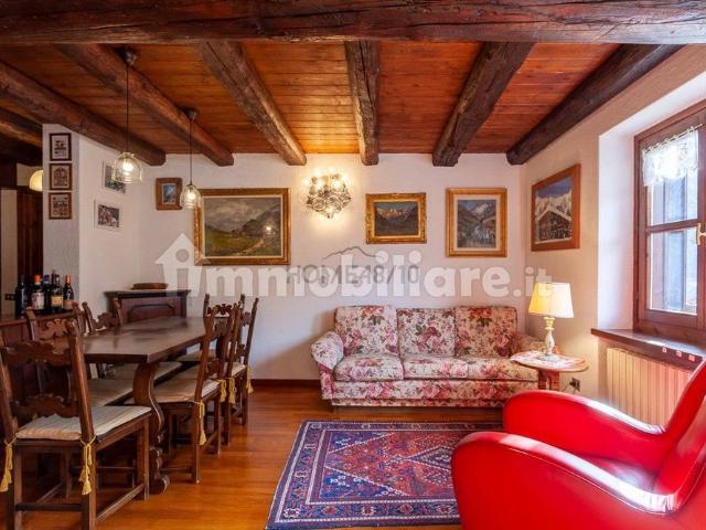 Quadrilocale Strada del Villair 1B, Centro, Courmayeur
