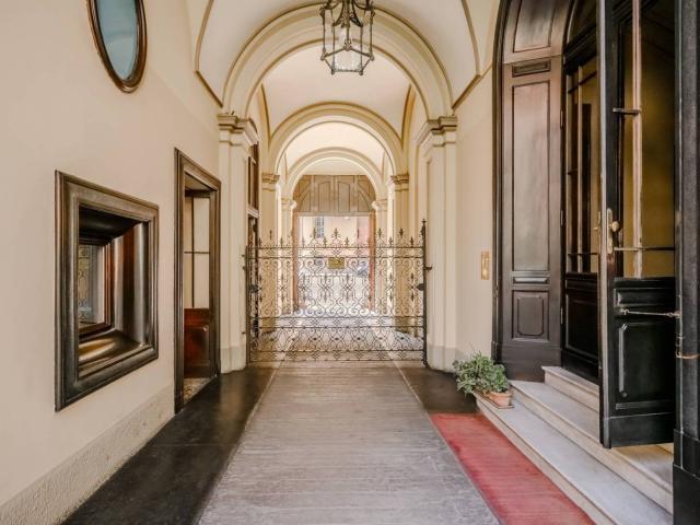 Quadrilocale piazza Cavour, Via della Rocca, Torino