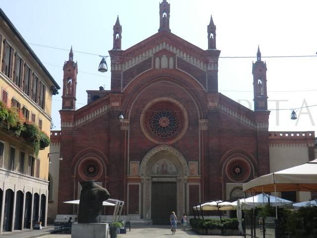Quadrilocale piazza del Carmine, Brera, Milano
