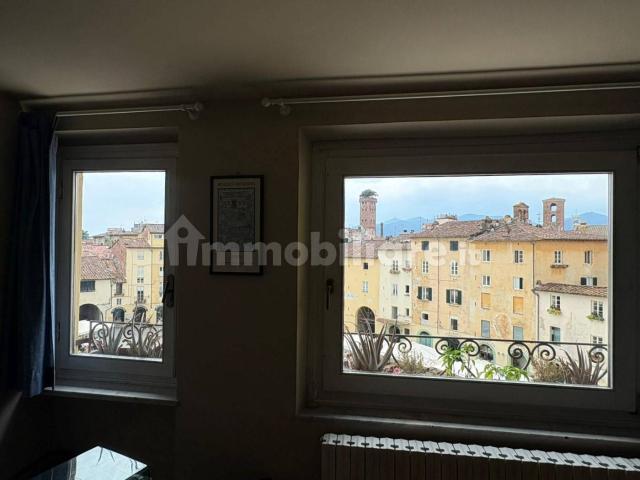 Quadrilocale piazza dell'Anfiteatro 15, Piazza Anfiteatro Torre Guinigi, Lucca
