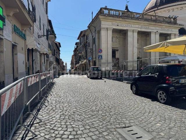 Quadrilocale piazza di corte 4, Centro, Ariccia