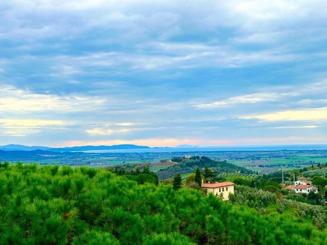 Quadrilocale ristrutturato a Campiglia Marittima