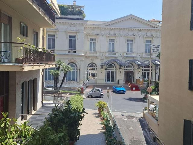 Quadrilocale ristrutturato di fronte al Casin&oacute a 200 m. 96m² Sanremo