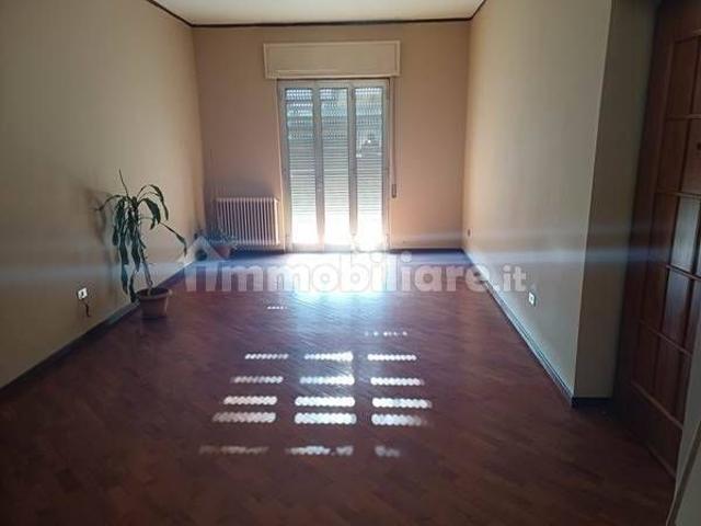 Quadrilocale via Maddalena Calafato 11, Centro, Caltanissetta