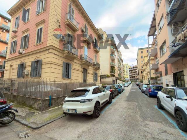 Quadrilocale via Mario De Ciccio 8, Vomero, Napoli