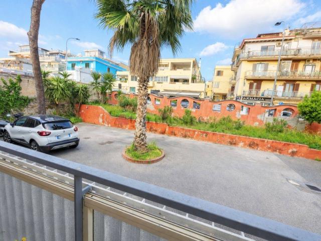 Quadrilocale via Miliscola 133, Arco Felice, Pozzuoli